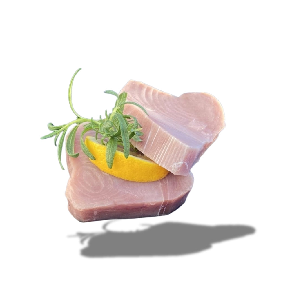 Mør rød tunfisk loin av sashimi-kvalitet fra Dinfisk, klar for sushi eller grilling. Hjemlevering i Oslo og Viken.